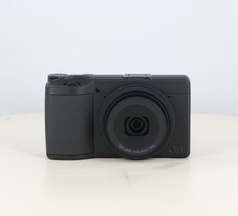 �y���Áz(���R�[) RICOH GR IV ���m�N���[��