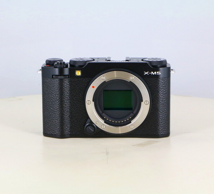 �y���Áz(�t�W�t�C����) FUJIFILM X-M5 �{�f�B  �u���b�N