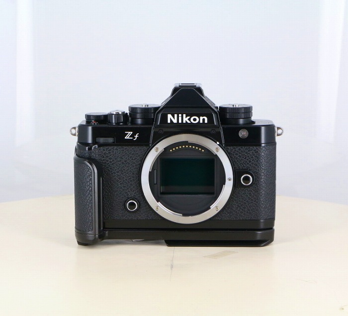 �y���Áz(�j�R��) Nikon Zf �{�f�B �u���b�N