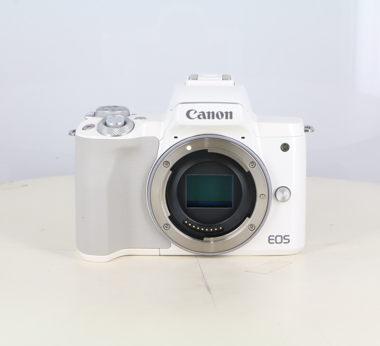 中古】(キヤノン) Canon EOS KISS M ボディ ホワイト｜ナニワグループ