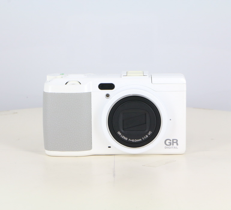 �y���Áz(���R�[) RICOH GR DIGITAL IV �z���C�g�G�f�B�V����