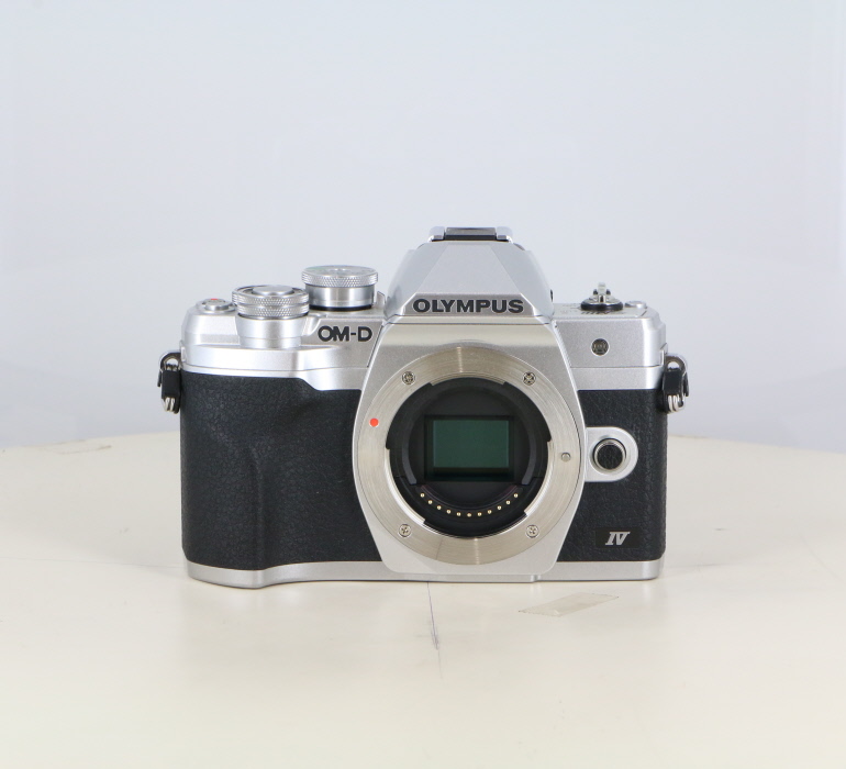 �y���Áz(�I�����p�X) OLYMPUS OM-D E-M10 MarkIV �{�f�B �V���o�[