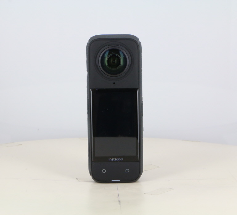 �y���Ázinsta360 X4