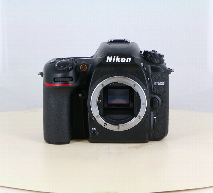 �y���Áz(�j�R��) Nikon D7500 �{�f�B