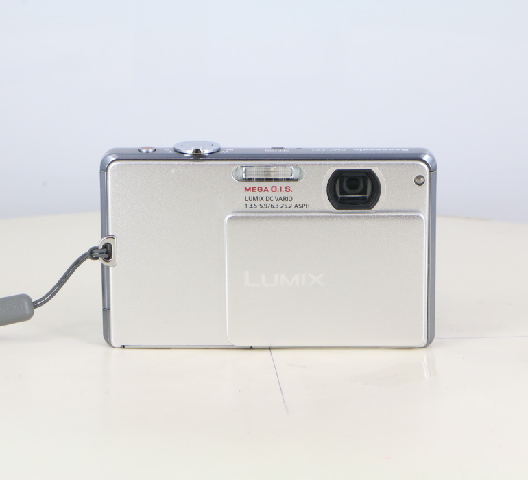 �y���Áz(�p�i�\�j�b�N) Panasonic DMC-FP1