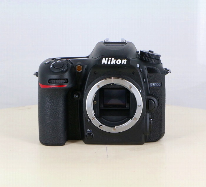 �y���Áz(�j�R��) Nikon D7500 �{�f�B