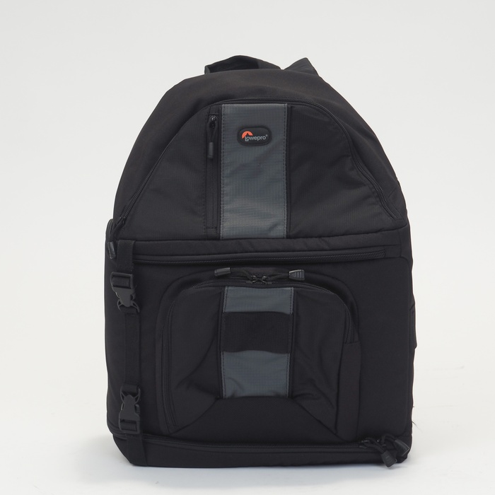 �y���Áz(���[�v��) Lowepro �X�����O�V���b�g302AW  �J�����o�b�N