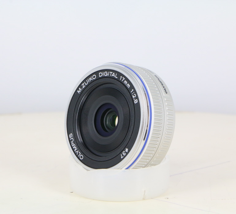 �y���Áz(�I�����p�X) OLYMPUS M.�Y�C�R�[�f�W�^�� 17/2.8 �V���o�[