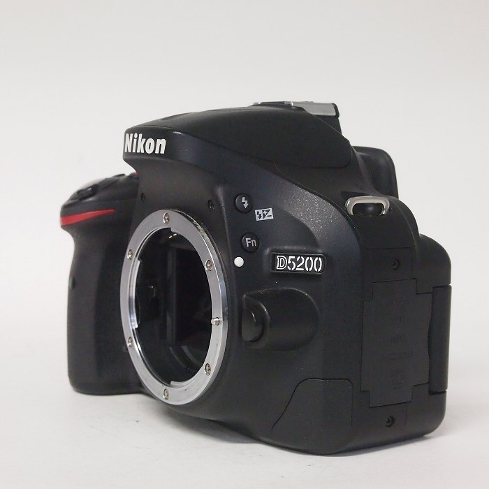 �y���Áz(�j�R��) Nikon D5200 �{�f�C �u���c�N