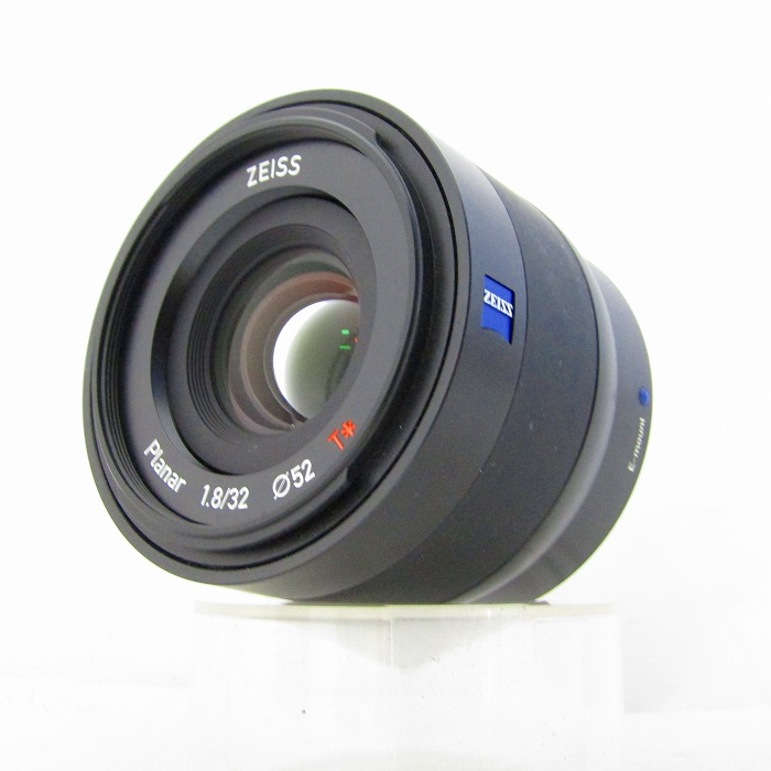 �y���Áz(�c�A�C�X) ZEISS TOUIT 32/1.8 E-MOUNT