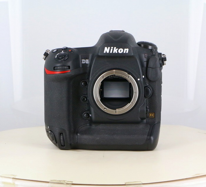�y���Áz(�j�R��) Nikon D5 �{�f�B (XQD-TYPE)