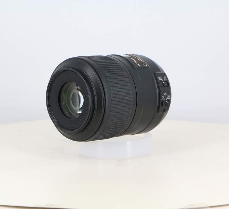 �y���Áz(�j�R��) Nikon AF-S DX �}�C�N�� 85/F3.5G ED VR