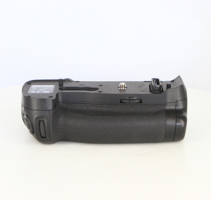 【中古】(ニコン) Nikon MB-D18 マルチパワーバッテリーパック
