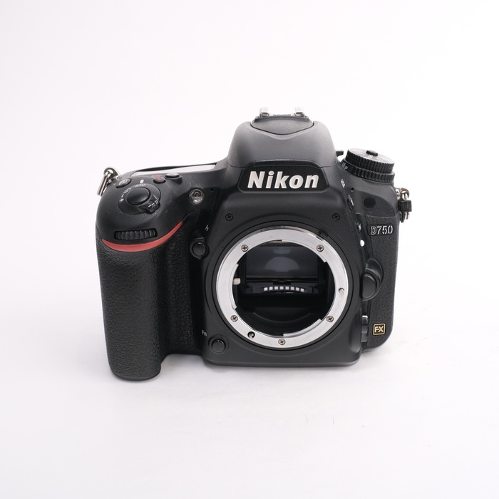 �y���Áz(�j�R��) Nikon D750 �{�f�B