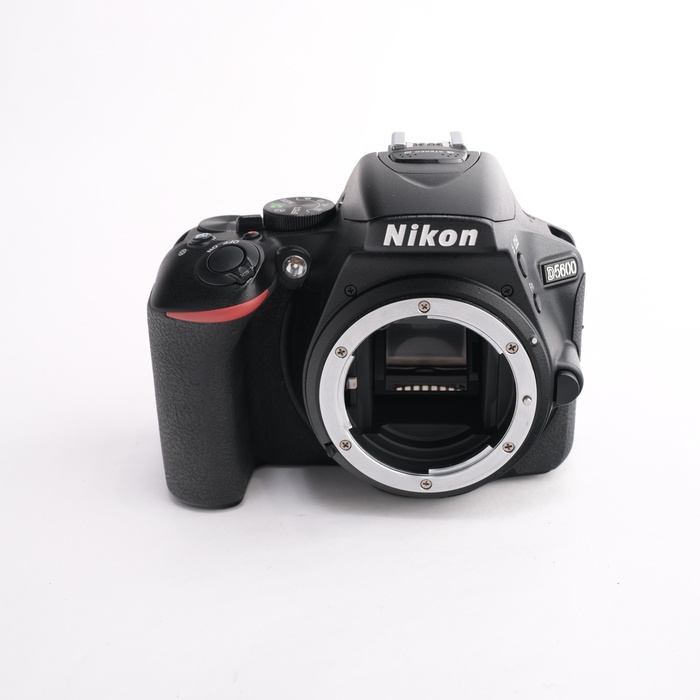 【中古】(ニコン) Nikon D5600 ボディ