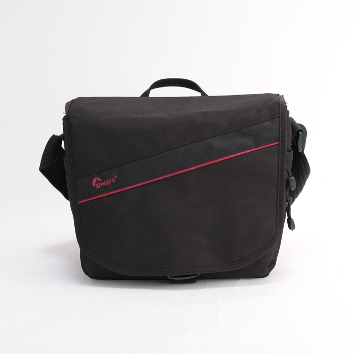 �y���Áz(���[�v��) Lowepro Event Messenger 150 �V�����_�[�o�b�O