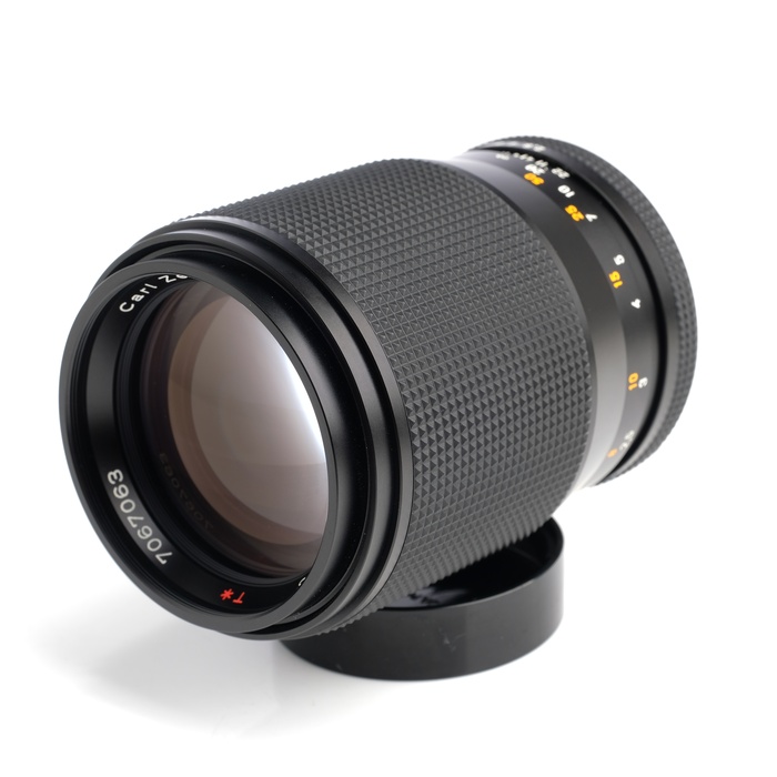 yÁz(R^bNX) CONTAX ]i[ 135/2.8 MMJ