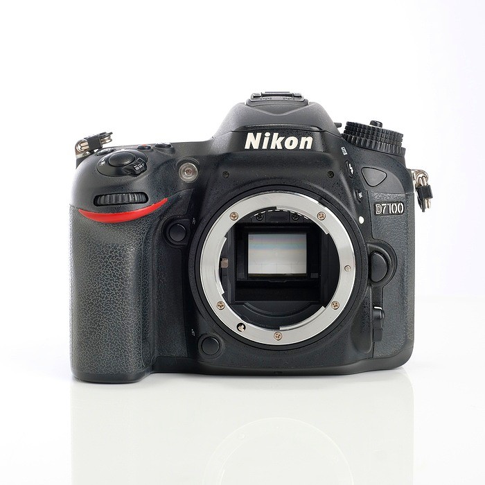 �y���Áz(�j�R��) Nikon D7100 �{�f�B