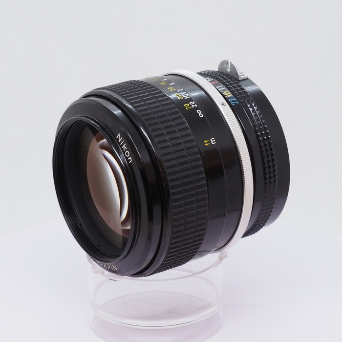 �y���Áz(�j�R��) Nikon New NIKKOR 85/1.8