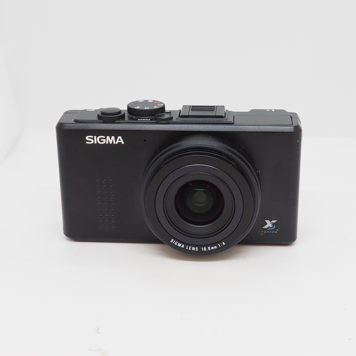 �y���Áz(�V�O�}) SIGMA DP-1 �f�W�^���J����