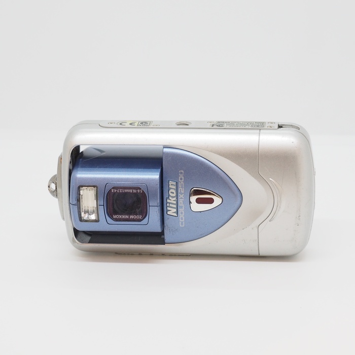 �y���Áz(�j�R��) Nikon COOLPIX 2500 ���^���b�N�u���[