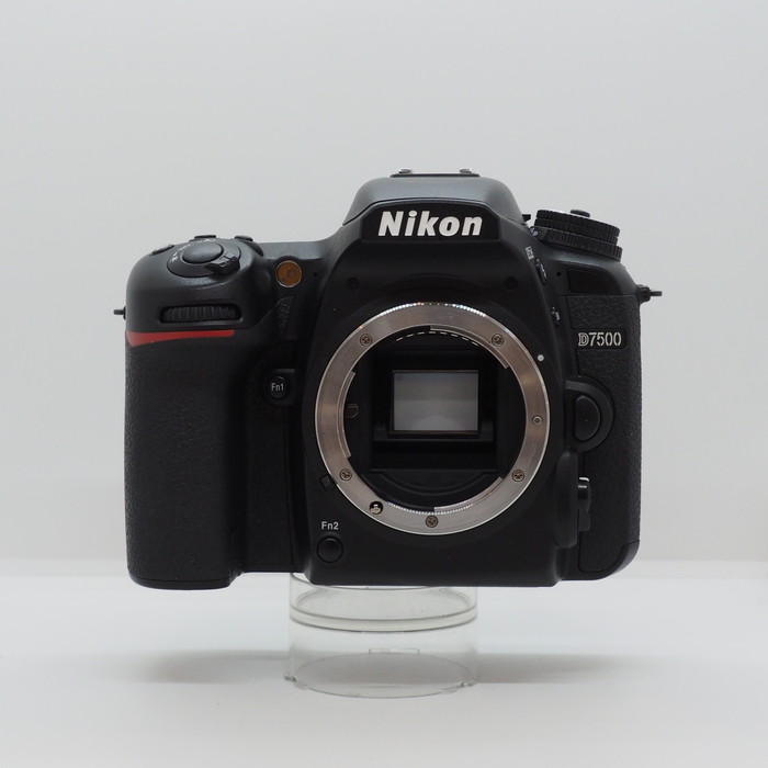 中古】(ニコン) Nikon D7500｜ナニワグループオンライン｜2221250017541