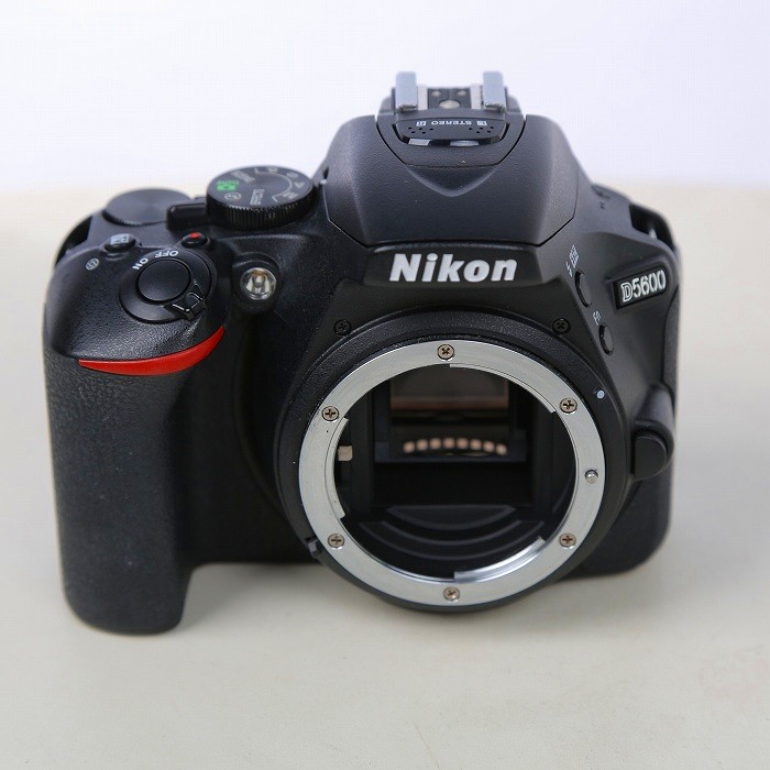 【中古】(ニコン) Nikon D5600 ボデイ