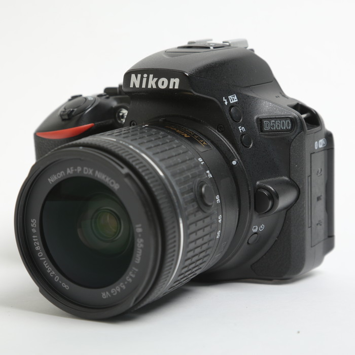 �y���Áz(�j�R��) Nikon D5600 18-55VR �����Y�L�c�g
