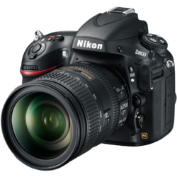 �j�R�� D800 28-300 VR �����Y�L�b�g